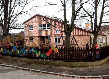 Der evang. Kindergarten "Tausendfüßler" ist ein sozialer Mittelpunkt vor allem für junge Familien.